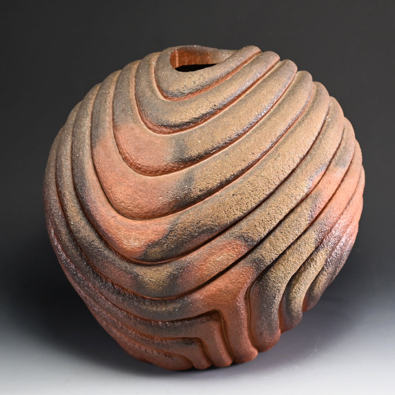 Massive Lobed Bizen Vase ー小西 陶藏 "横放紋花器"