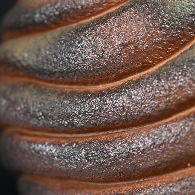 Massive Lobed Bizen Vase ー小西 陶藏 "横放紋花器"