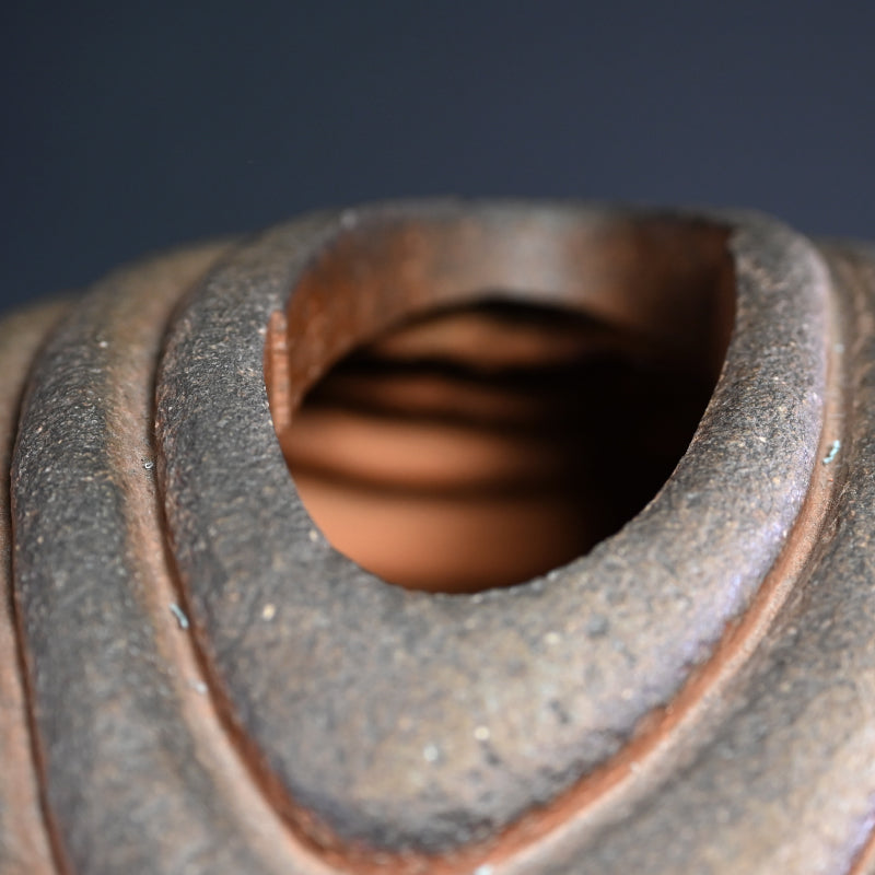 Massive Lobed Bizen Vase ー小西 陶藏 "横放紋花器"