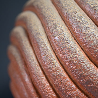 Massive Lobed Bizen Vase ー小西 陶藏 "横放紋花器"