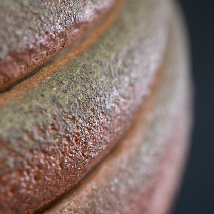 Massive Lobed Bizen Vase ー小西 陶藏 "横放紋花器"