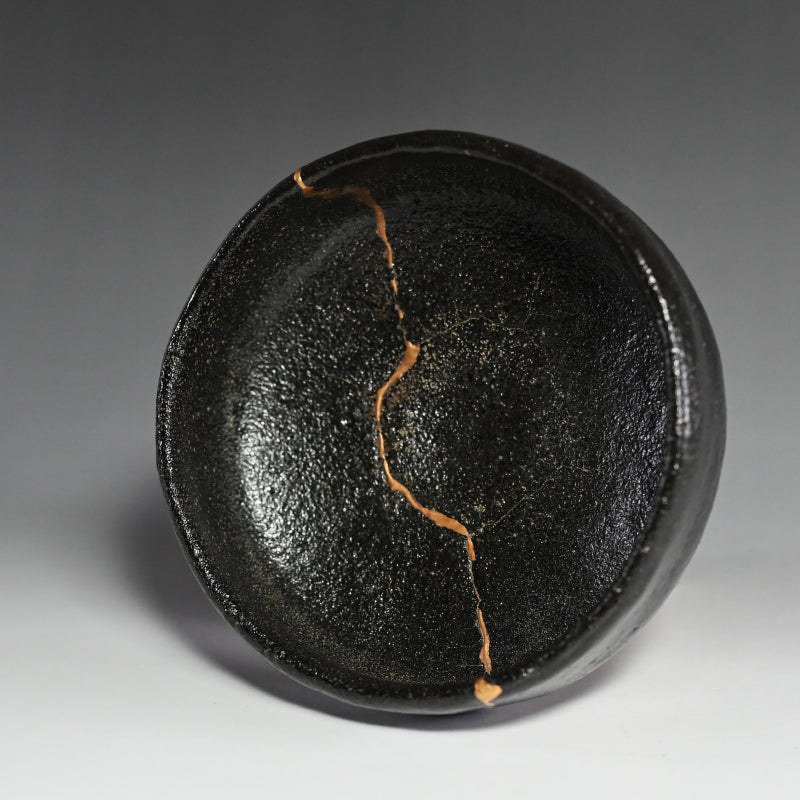 Stunning Edo Black Raku Chawan w/ Gold Repair ー六世 覚々斎 宗佐 "黒楽平茶碗"