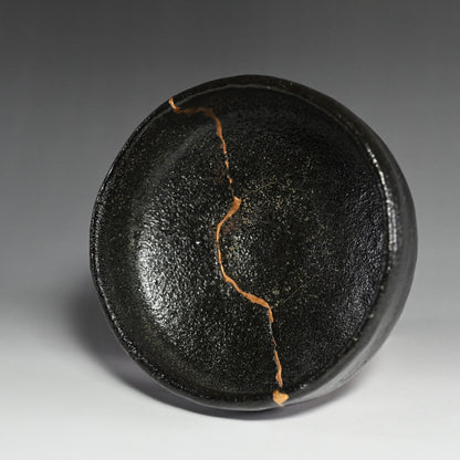 Stunning Edo Black Raku Chawan w/ Gold Repair ー六世 覚々斎 宗佐 "黒楽平茶碗"