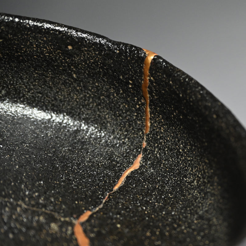 Stunning Edo Black Raku Chawan w/ Gold Repair ー六世 覚々斎 宗佐 "黒楽平茶碗"
