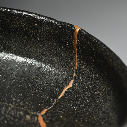 Stunning Edo Black Raku Chawan w/ Gold Repair ー六世 覚々斎 宗佐 "黒楽平茶碗"