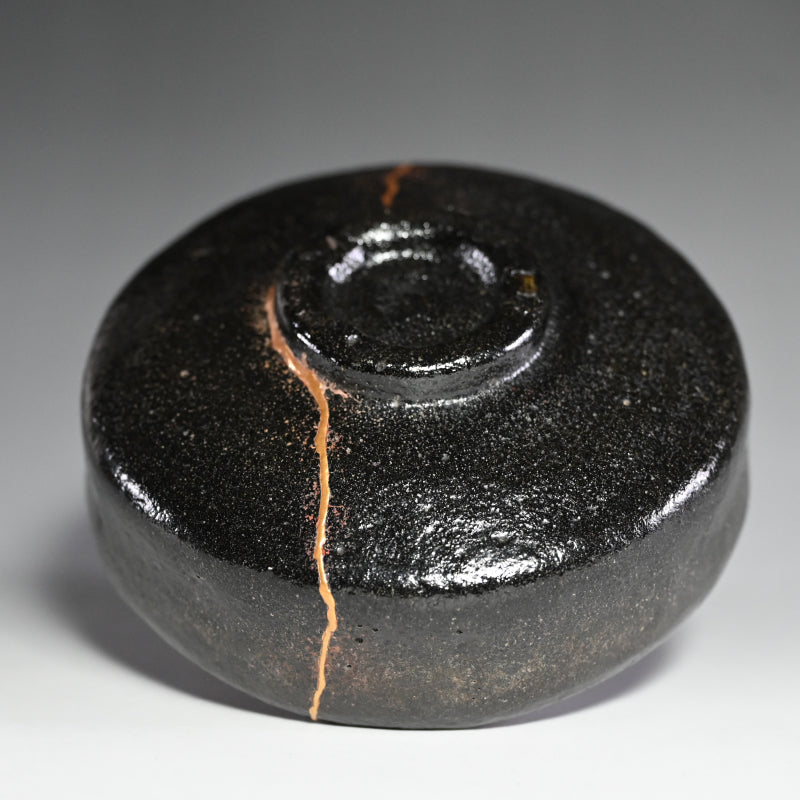 Stunning Edo Black Raku Chawan w/ Gold Repair ー六世 覚々斎 宗佐 "黒楽平茶碗"