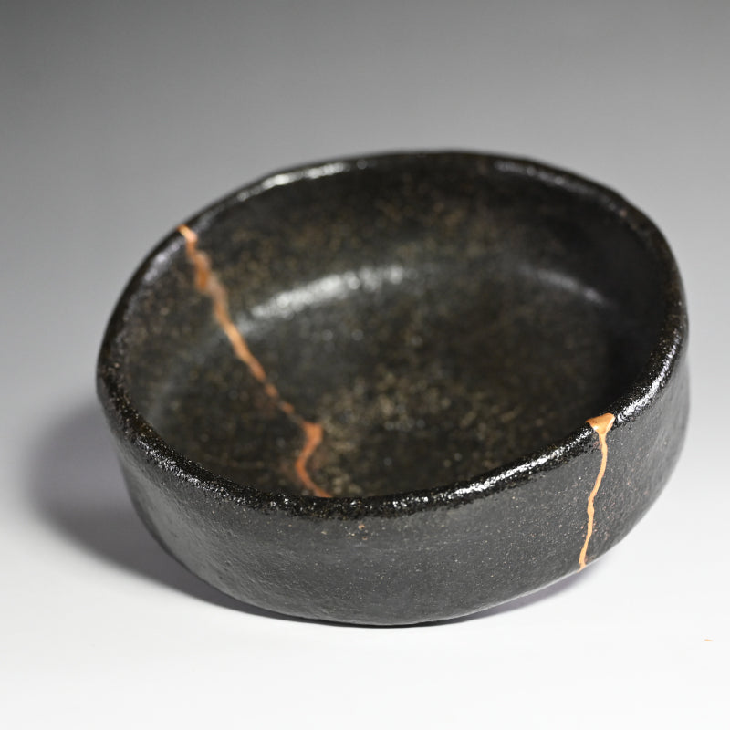 Stunning Edo Black Raku Chawan w/ Gold Repair ー六世 覚々斎 宗佐 "黒楽平茶碗"