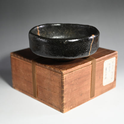 Stunning Edo Black Raku Chawan w/ Gold Repair ー六世 覚々斎 宗佐 "黒楽平茶碗"