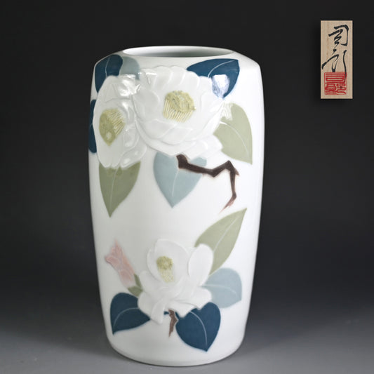 Porcelain Vase, Camellia  ー塚本 司郎 "彩磁椿文花瓶"