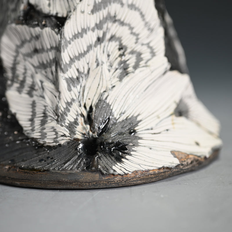 Contemporary Shingu Sayaka Vase ー新宮 さやか "萼容花入"