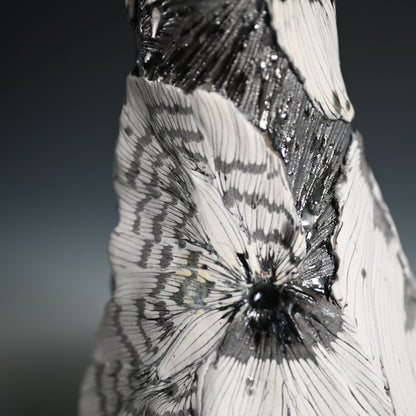 Contemporary Shingu Sayaka Vase ー新宮 さやか "萼容花入"