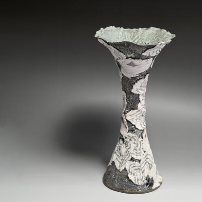 Contemporary Shingu Sayaka Vase ー新宮 さやか "萼容花入"