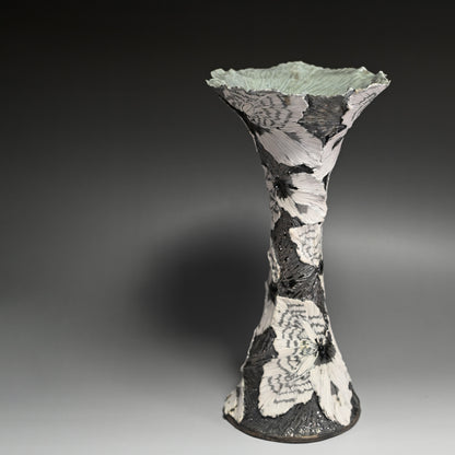 Contemporary Shingu Sayaka Vase ー新宮 さやか "萼容花入"