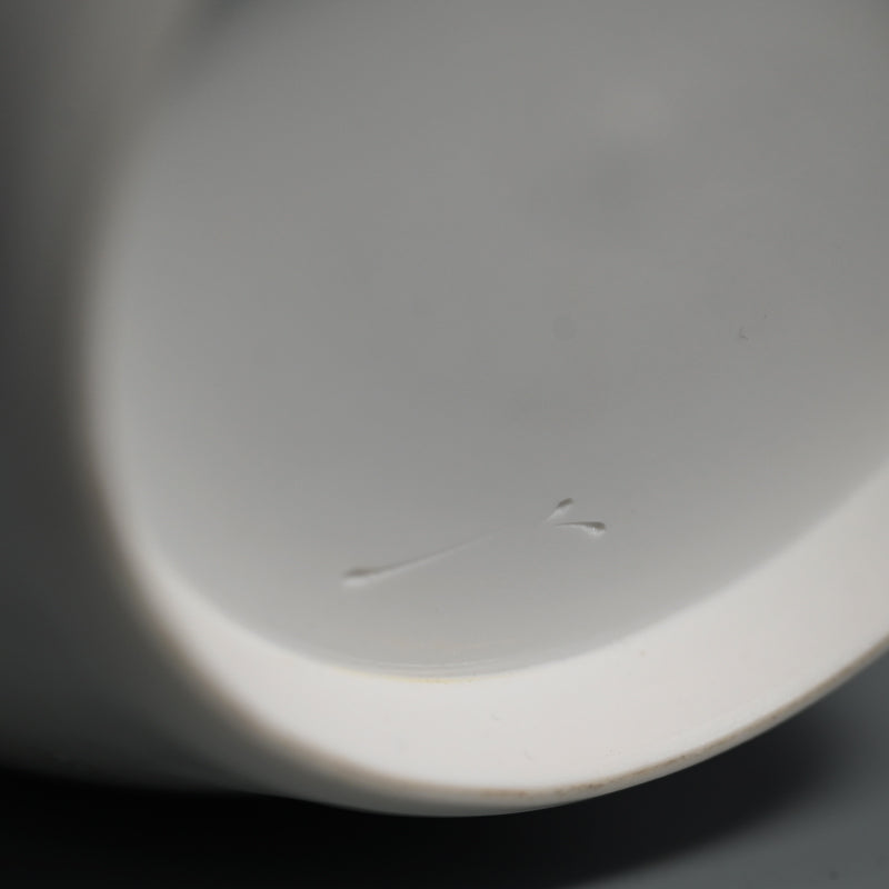 Exceptional Large Porcelain Vase ー新里明士 "光器"