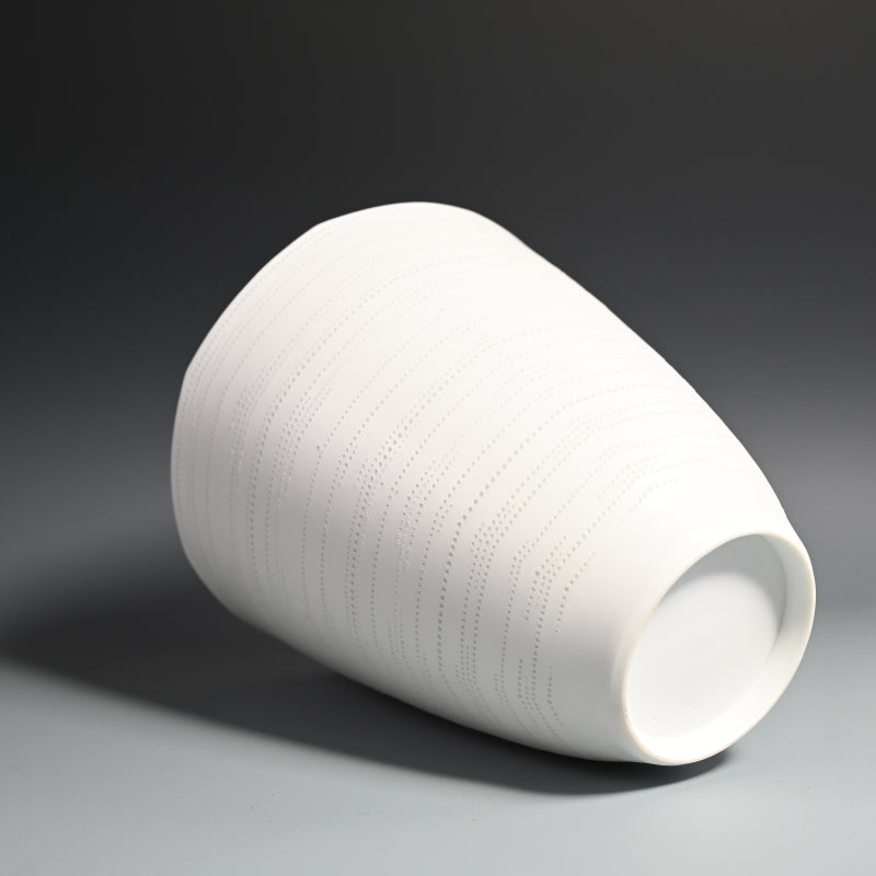 Exceptional Large Porcelain Vase ー新里明士 "光器"