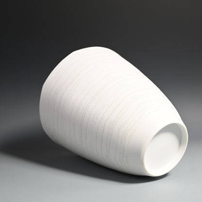 Exceptional Large Porcelain Vase ー新里明士 "光器"