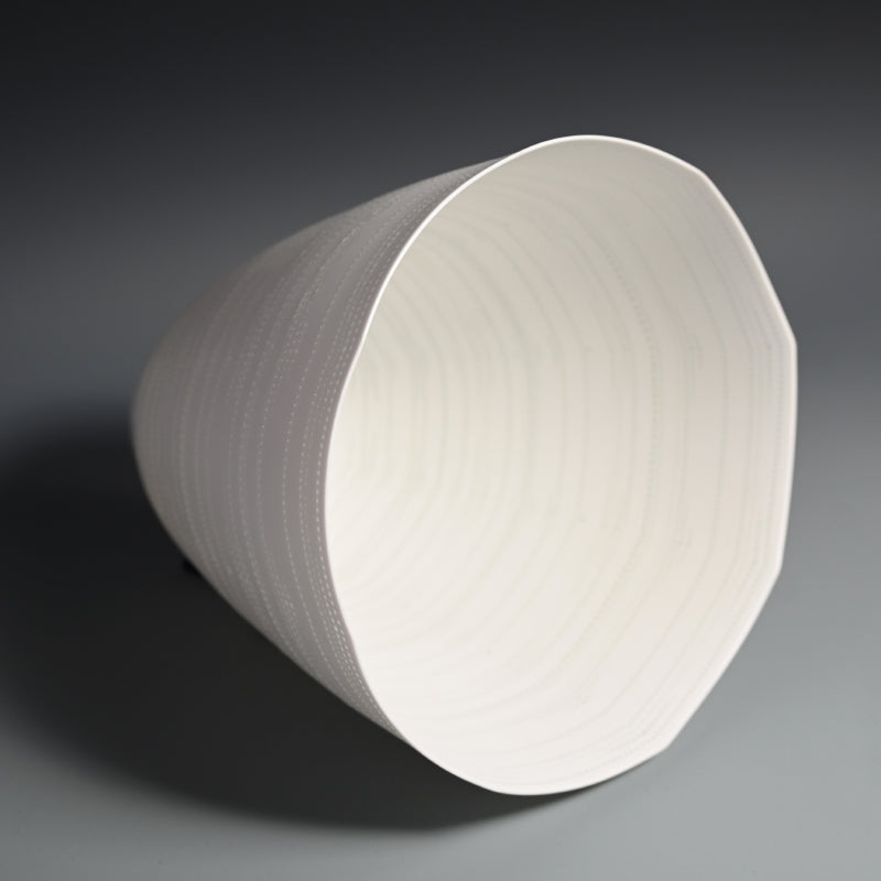 Exceptional Large Porcelain Vase ー新里明士 "光器"