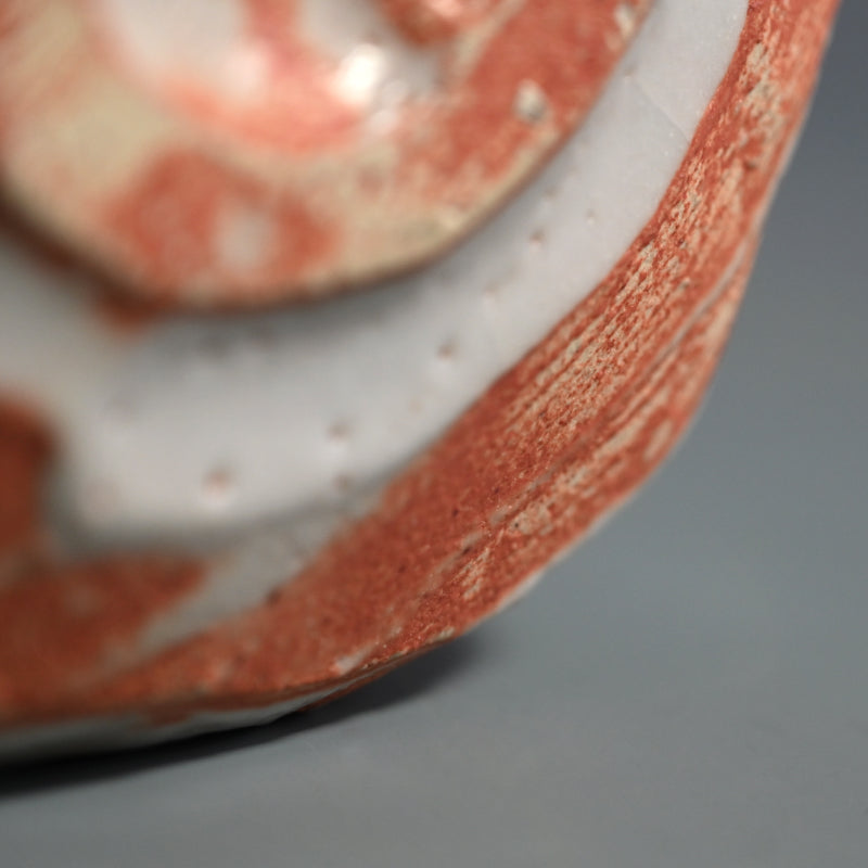 Exhibited Shino Vase ー室山 治郎 “志野花生”