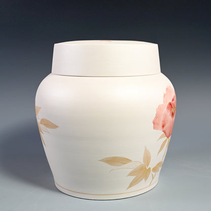 Raw White Lidded Ceramic Container ー上田 哲也 “銀地赤絵金彩 牡丹文蓋付壺”