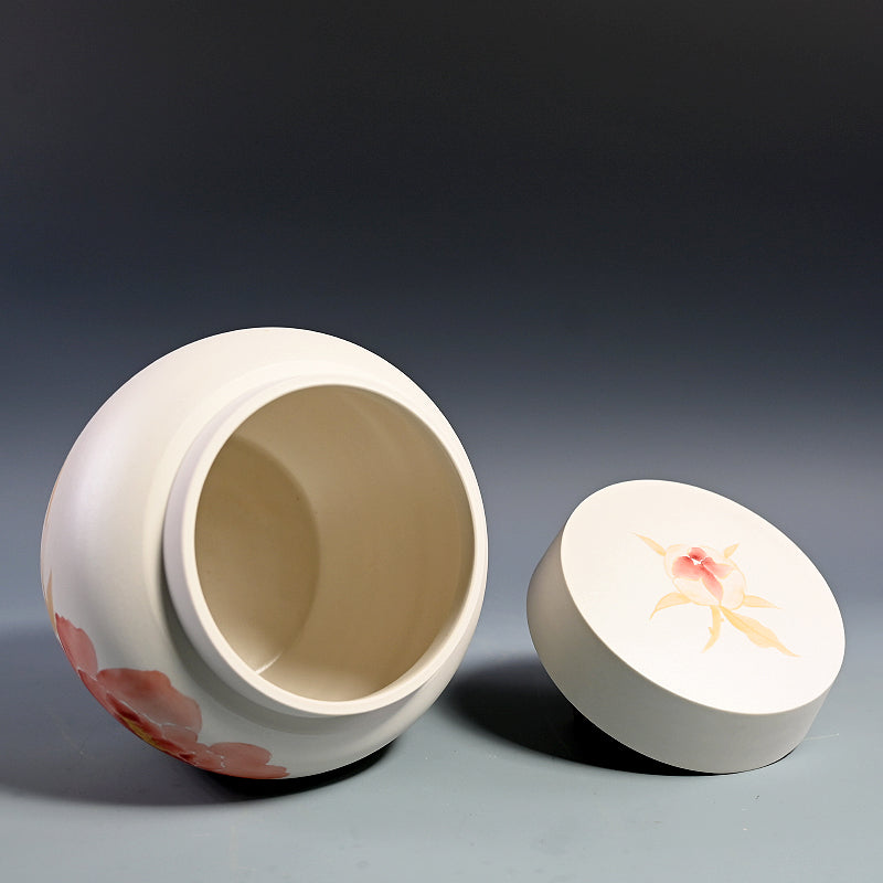 Raw White Lidded Ceramic Container ー上田 哲也 “銀地赤絵金彩 牡丹文蓋付壺”