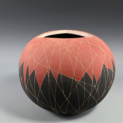 Exhibited Tsubo ー西村 俊 “線文象嵌加彩壺”
