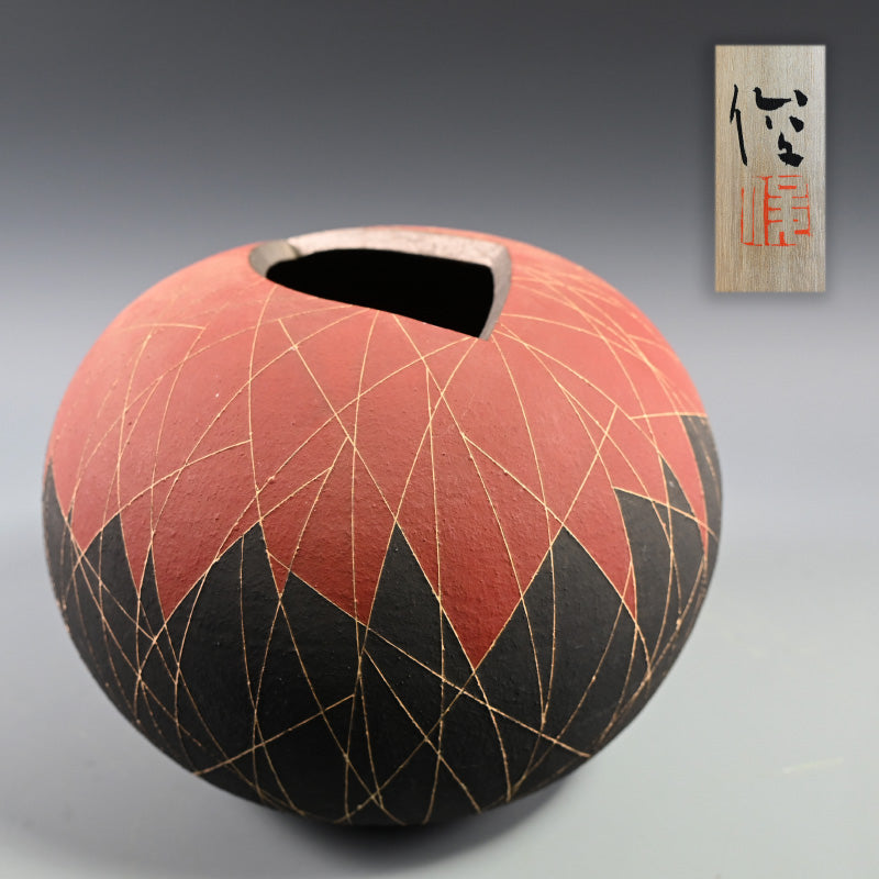 Exhibited Tsubo ー西村 俊 “線文象嵌加彩壺”
