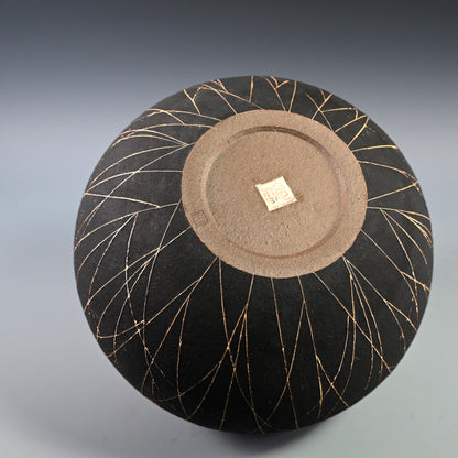 Exhibited Tsubo ー西村 俊 “線文象嵌加彩壺”