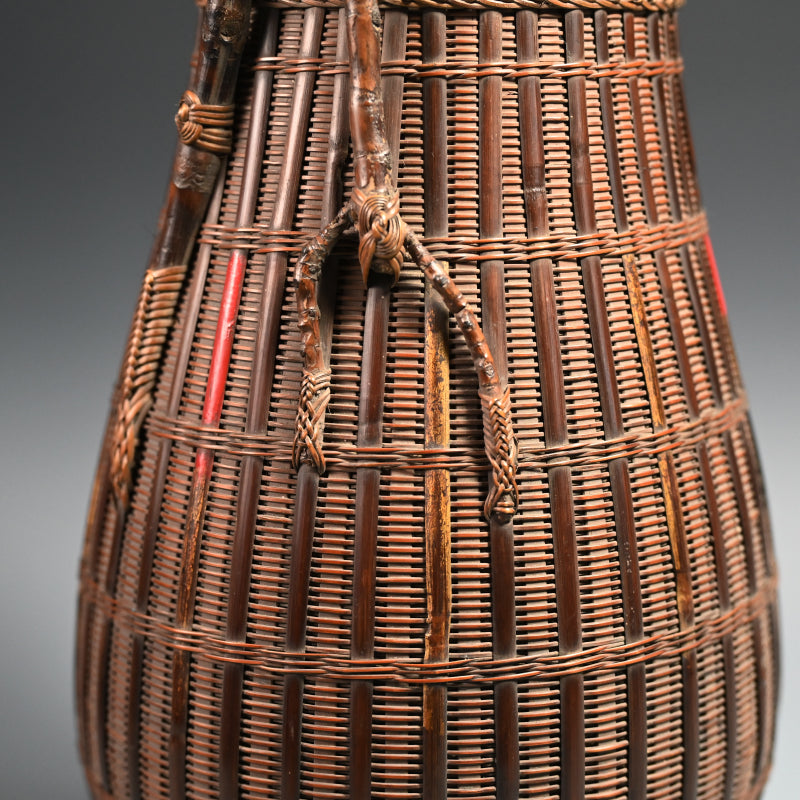 Antique Japanese Arrow Basket ー前田 竹房斎 "時代矢竹製 花籃"