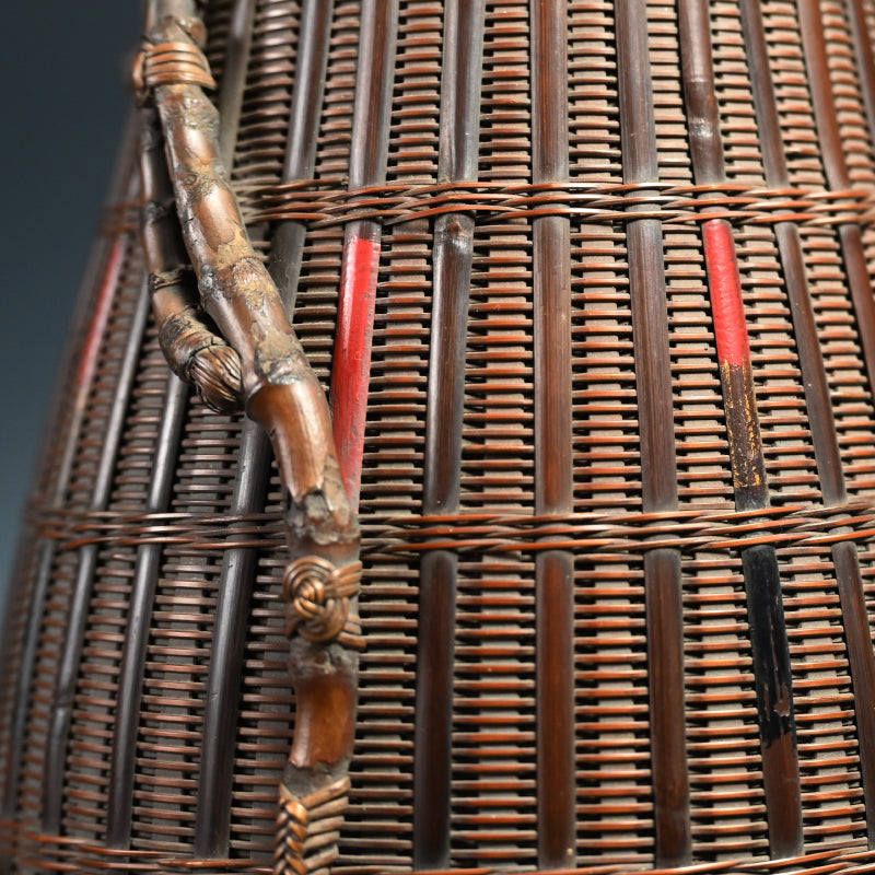 Antique Japanese Arrow Basket ー前田 竹房斎 "時代矢竹製 花籃"