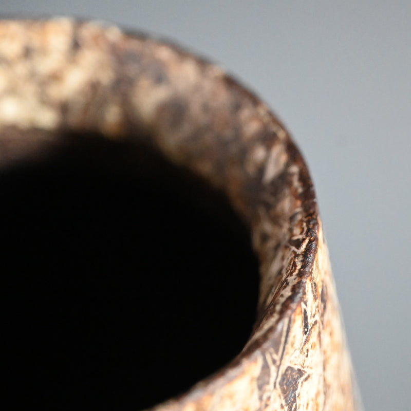 伝説のー和太守卑良による初期の花瓶「彩土杉文器」