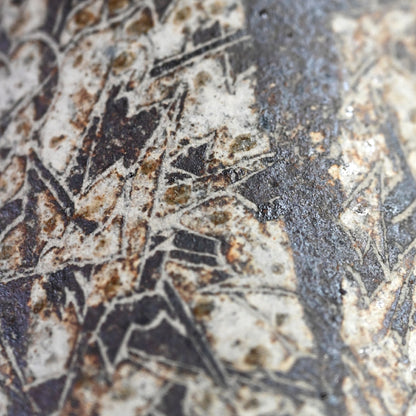 伝説のー和太守卑良による初期の花瓶「彩土杉文器」