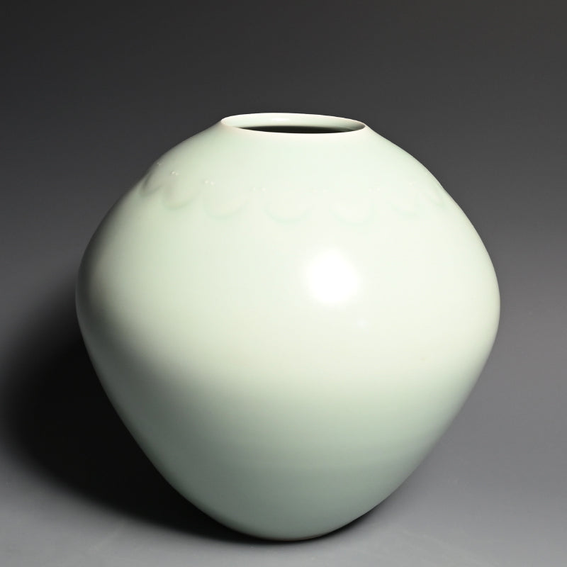 Seihakuji Vase ー"青白磁 爽 花瓶"