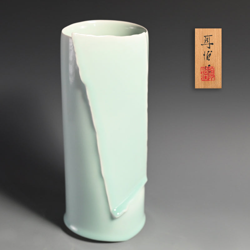 Seihakuji Vase ー"青白磁 颯 陶筒"