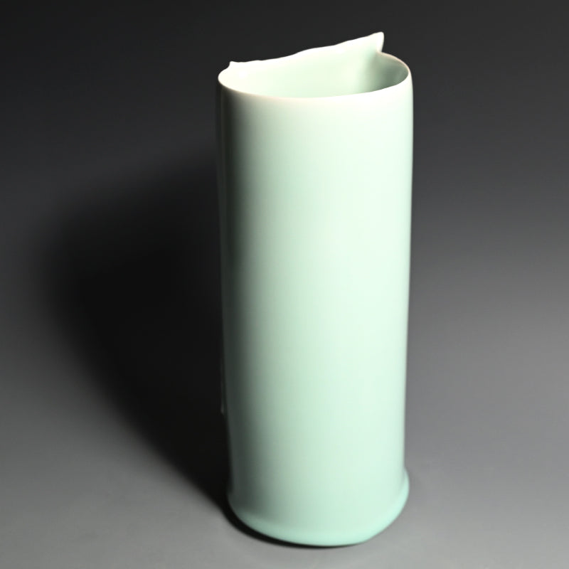 Seihakuji Vase ー"青白磁 颯 陶筒"