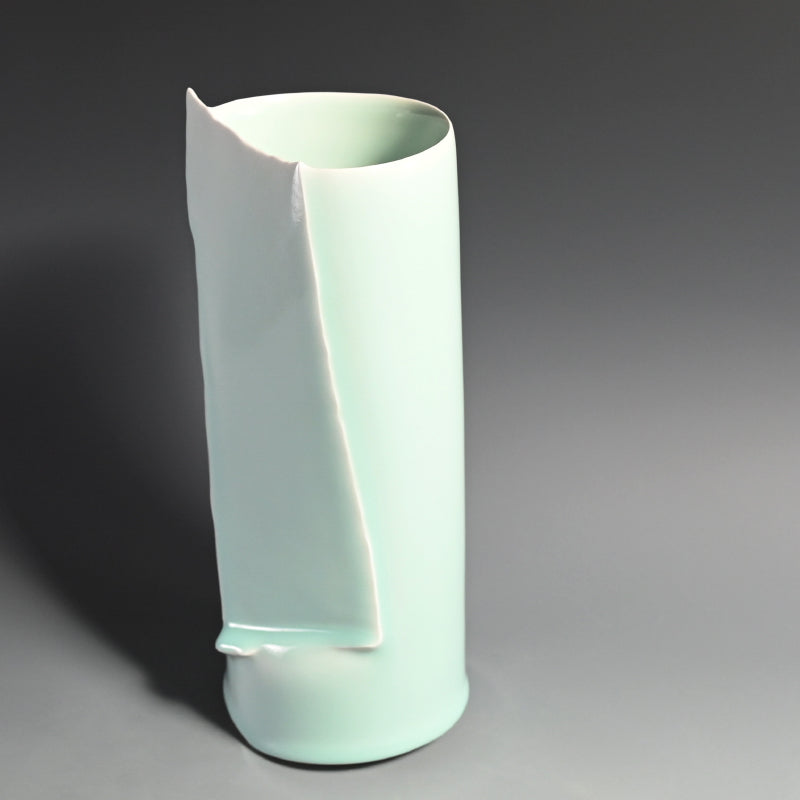 Seihakuji Vase ー"青白磁 颯 陶筒"