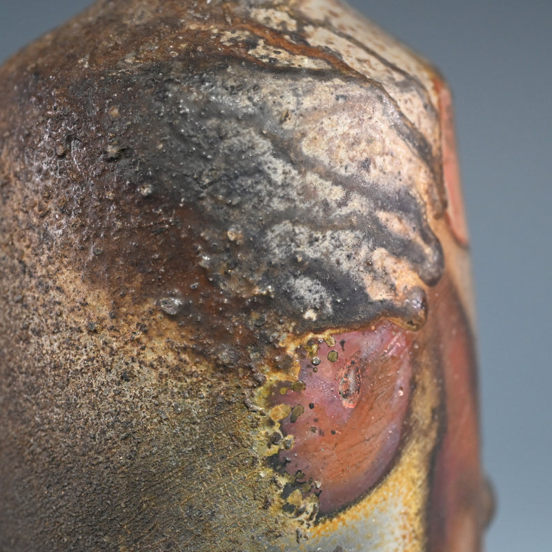 Masterpiece Bizen Yohen Vase ー各見 政峯 “備前窯変一輪花入”