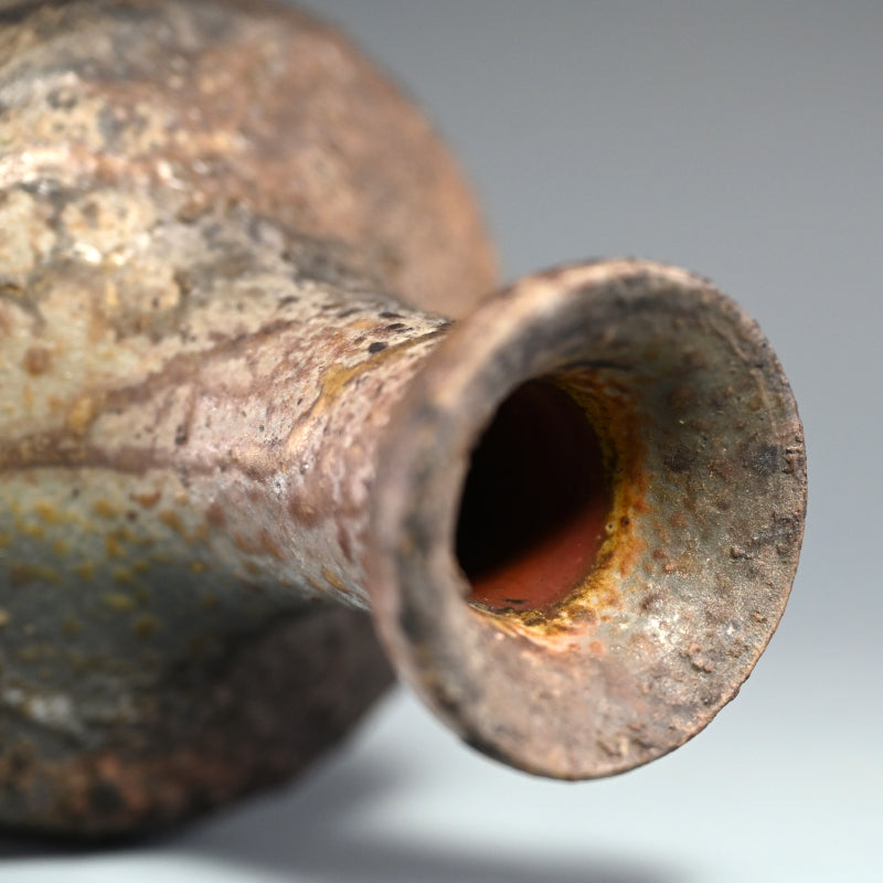 Masterpiece Bizen Yohen Vase ー各見 政峯 “備前窯変一輪花入”