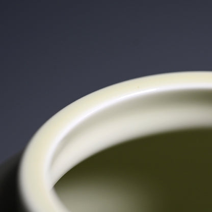 人間国宝 井上萬二作 花瓶「黄緑釉彫文」