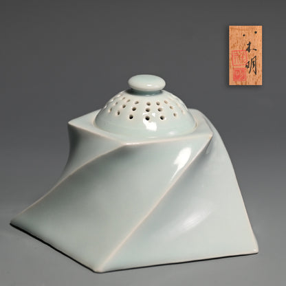 Mentori Porcelain Incense Burner