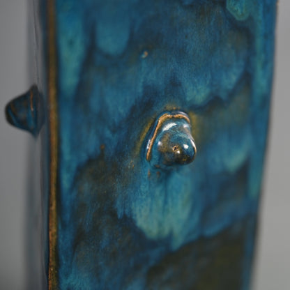 Signature Blue Flower vase ー熊倉 順吉 “美蝶藍 花の器”
