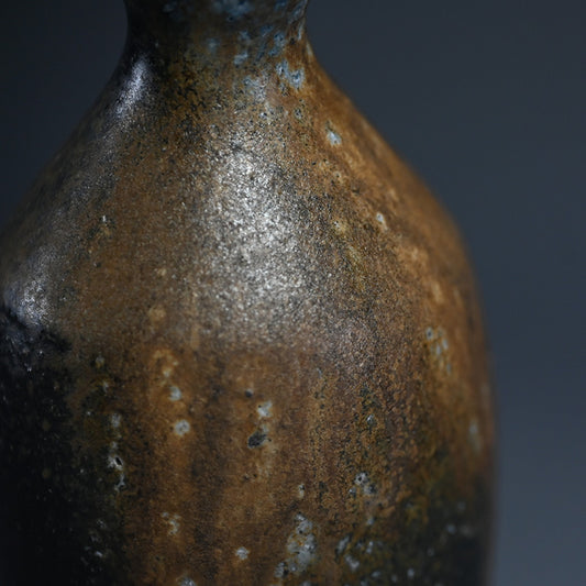 Black Bizen Tokkuri Sake Flask ー伊勢崎 晃一朗 "黒徳利"