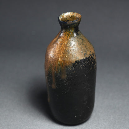 Black Bizen Tokkuri Sake Flask ー伊勢崎 晃一朗 "黒徳利"