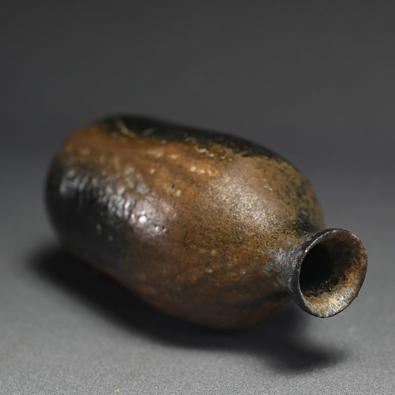 Black Bizen Tokkuri Sake Flask ー伊勢崎 晃一朗 "黒徳利"
