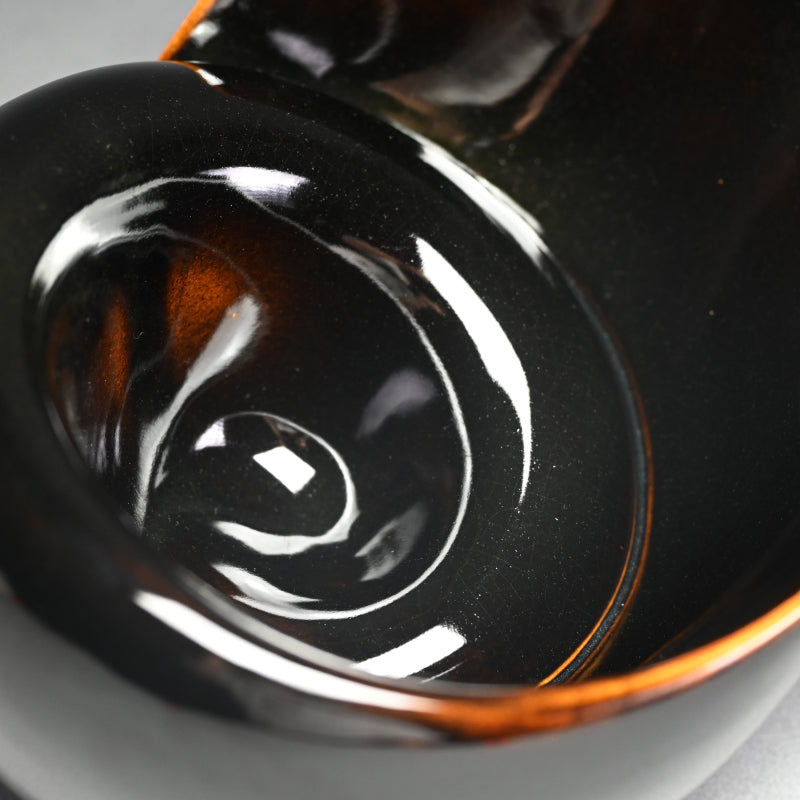 Uzumaki Pottery sculpture by female artist ー髙津 未央 "うずまき"