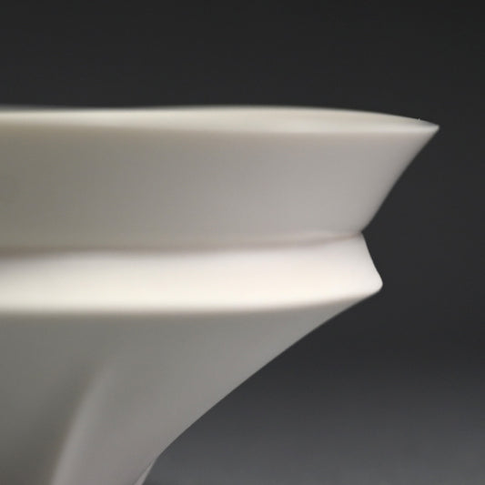 Exquisite Porcelain Bowl ー加藤 好康 “遊高台 鉢”