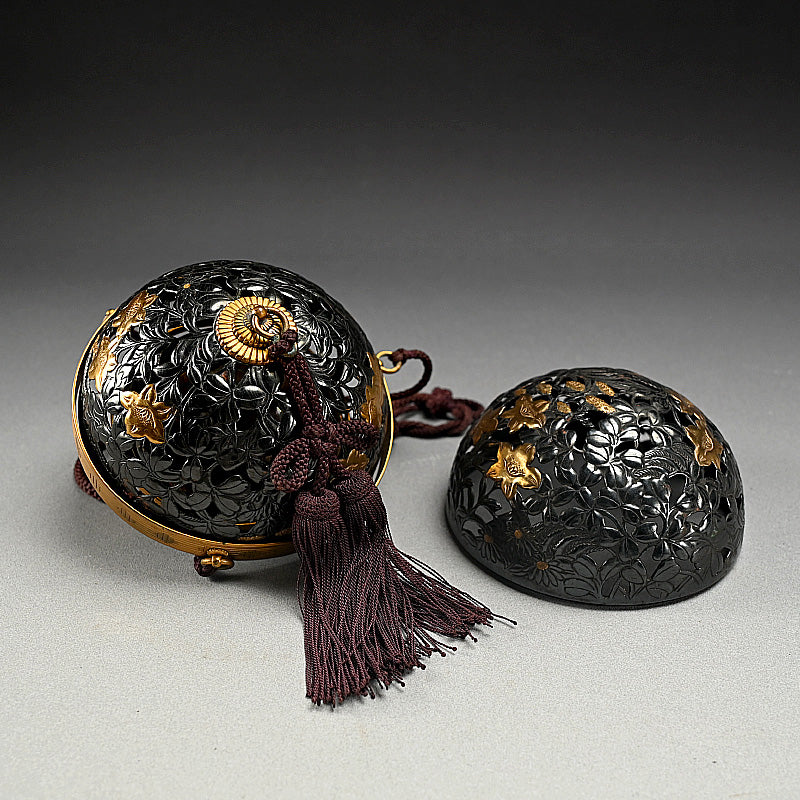 Antique Autumn Grasses Tsurikoro Incense Burner