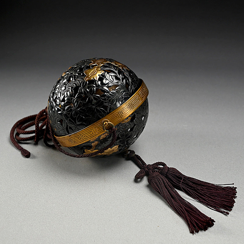 Antique Autumn Grasses Tsurikoro Incense Burner