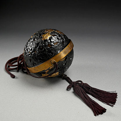 Antique Autumn Grasses Tsurikoro Incense Burner