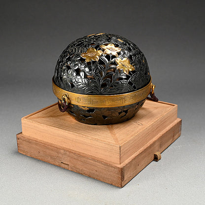 Antique Autumn Grasses Tsurikoro Incense Burner
