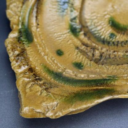 Brilliant Yellow Glazed Swirling Dish ―"黄瀬戸渦巻紋四方皿"